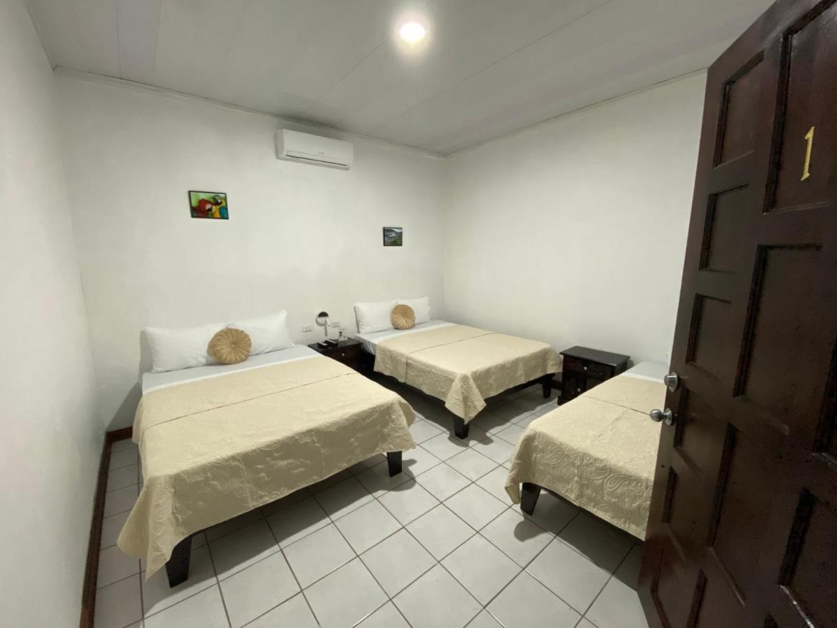 Hotel El Coco Alajuela Esterno foto